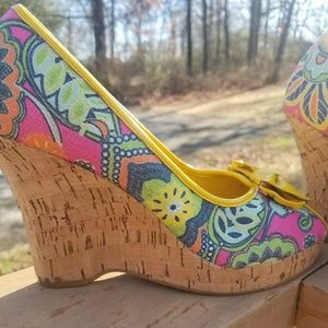 Adorable wedges size 9.5
